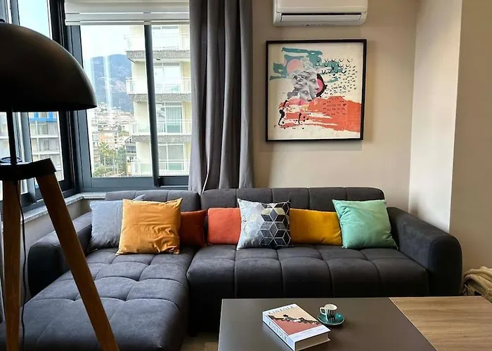 Modern Brand New Apartment With Pool & Cleopatra Beach